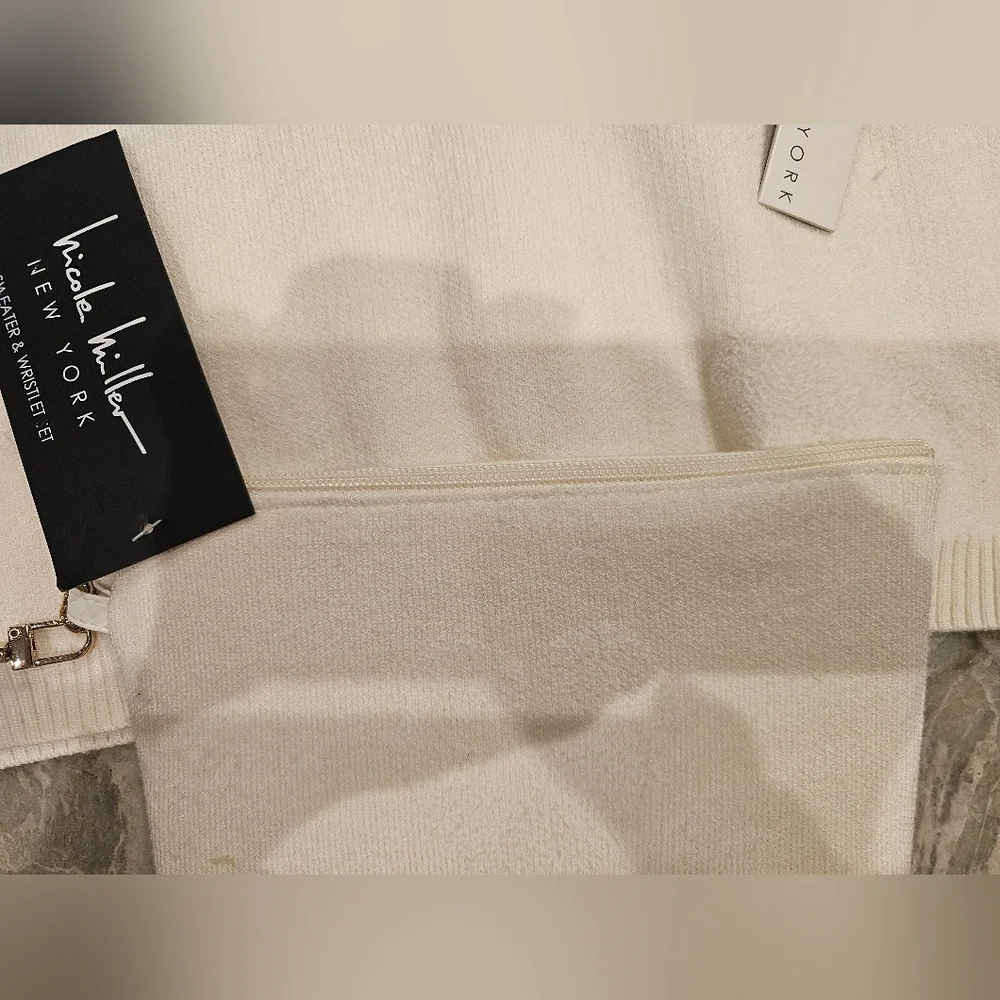 NWT Nicole Miller Cream Heart Knit Sweater + Matching Wristlet | Medium